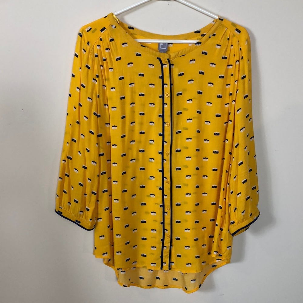 *3/$15 Cute Yellow Top w/Camera Print 3/4 Sleeves Sz XL